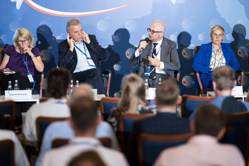 Forum Ekonomiczne w Karpaczu. Dyskusja o tym „Czy nowe pokolenie liderów znajdzie czas na pięcioletnie studia?”